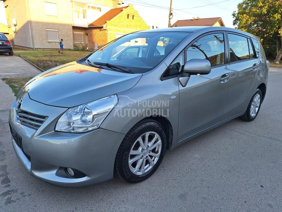 Toyota Verso 2011 photo 4