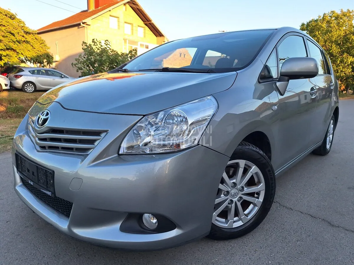 Toyota Verso 2011 photo 3