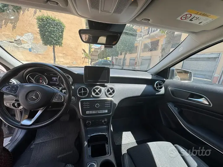 Mercedes-Benz A180D 2018 photo 3