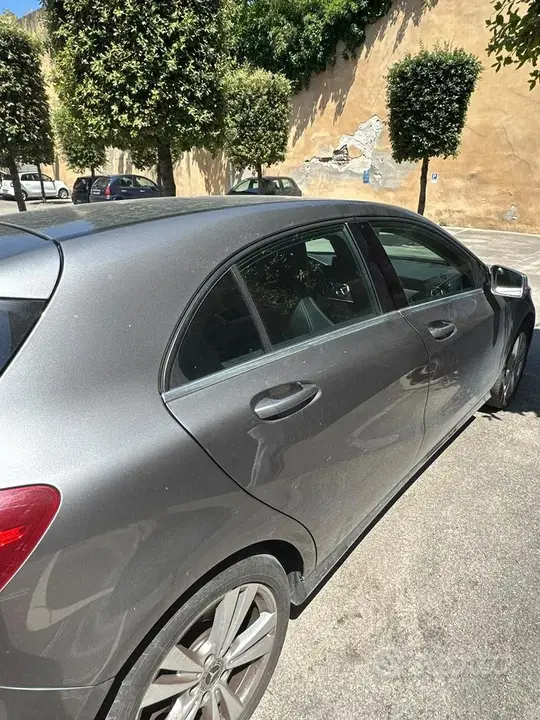 Mercedes-Benz A180D 2018 photo 2