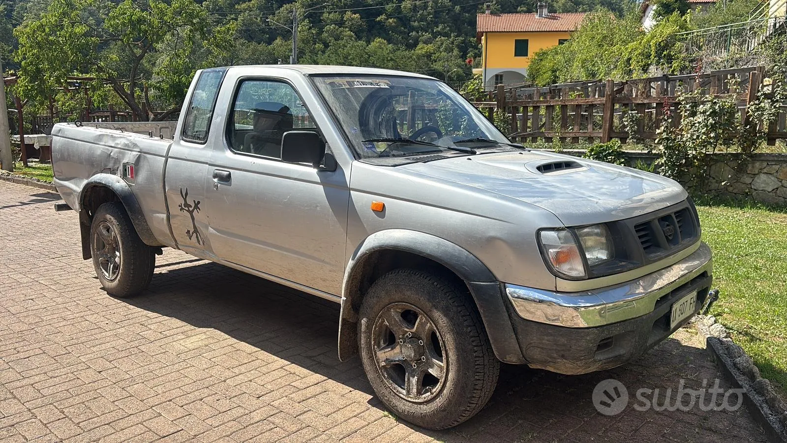 Nissan King Cab 1998 photo 4