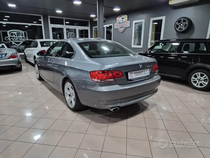 BMW 320D 2009 photo 4