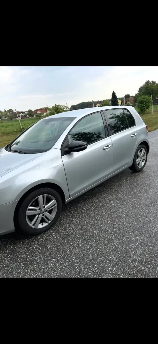 Volkswagen Golf 2012 photo 2
