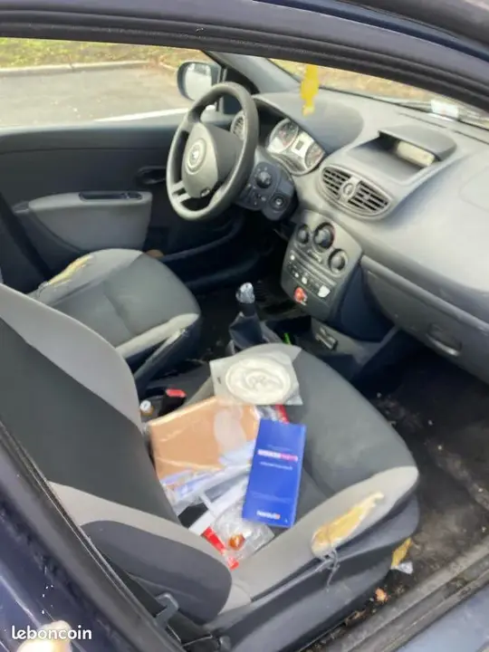 Renault Clio 2009 photo 3