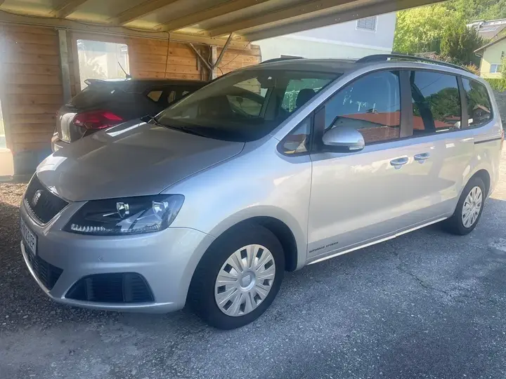 Seat Alhambra 2011 photo 2