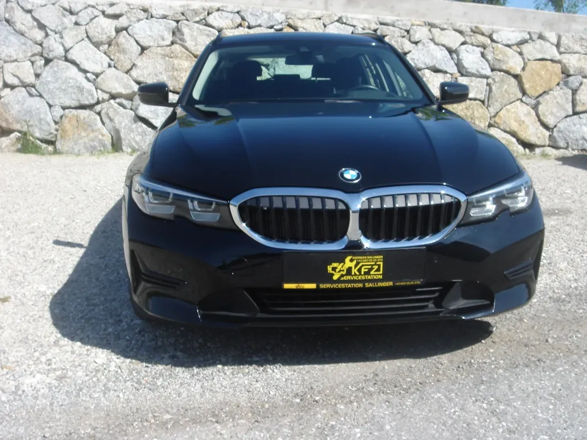 BMW 3 Series 2021 photo 2