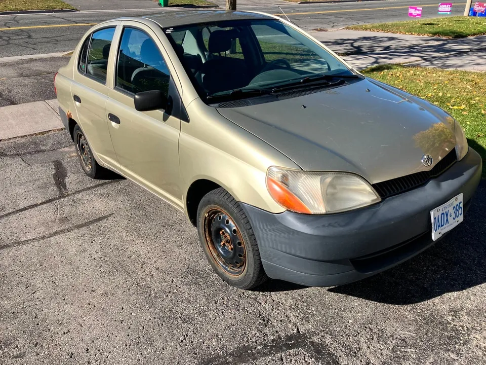 Toyota Echo 2000 photo 2