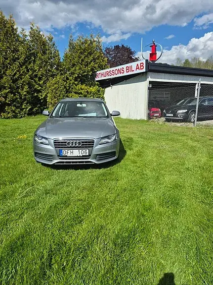 Audi A4 2010 photo 2
