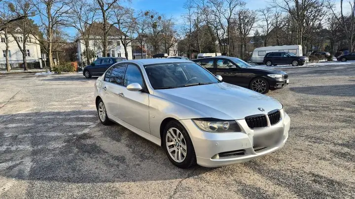 BMW 320I