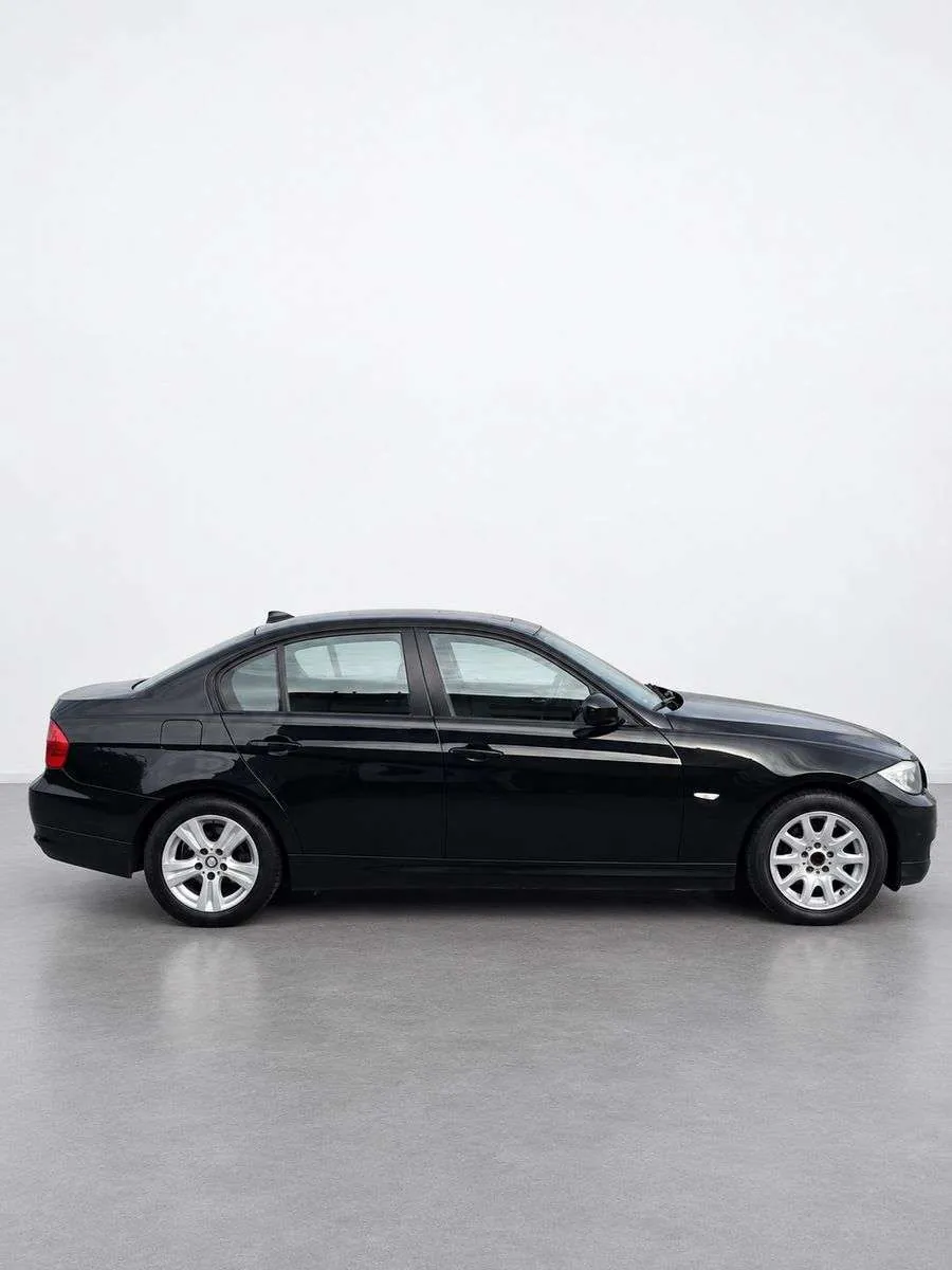 BMW 318 I 2009 photo 4