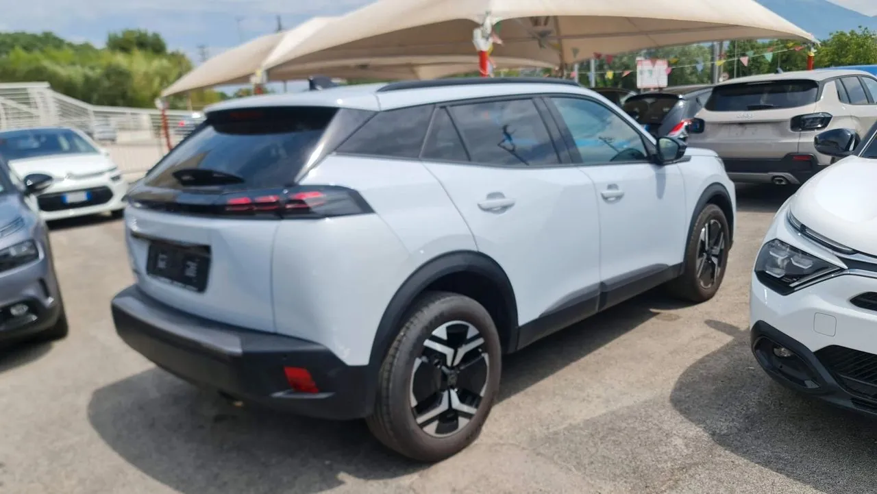 Peugeot 2008 2024 photo 3
