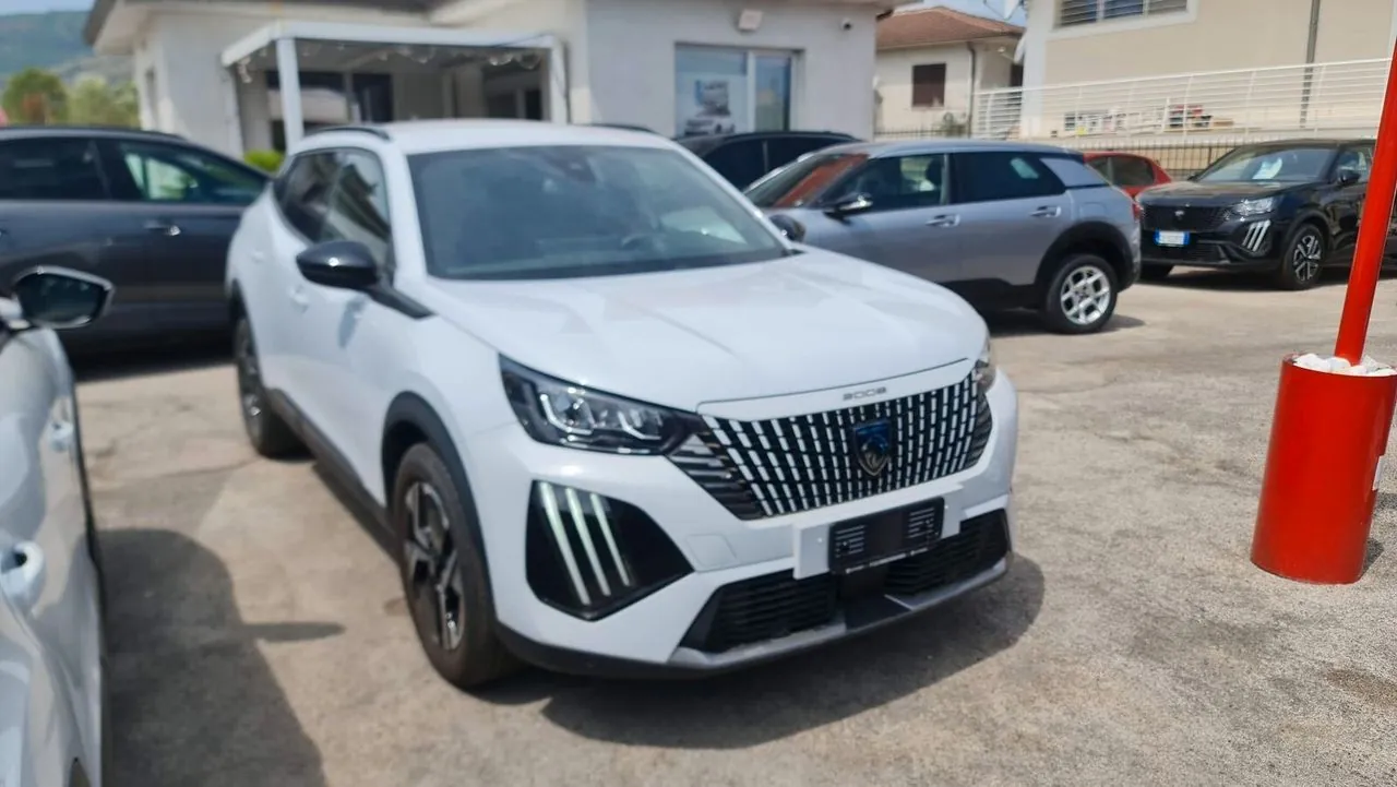 Peugeot 2008 2024 photo 2