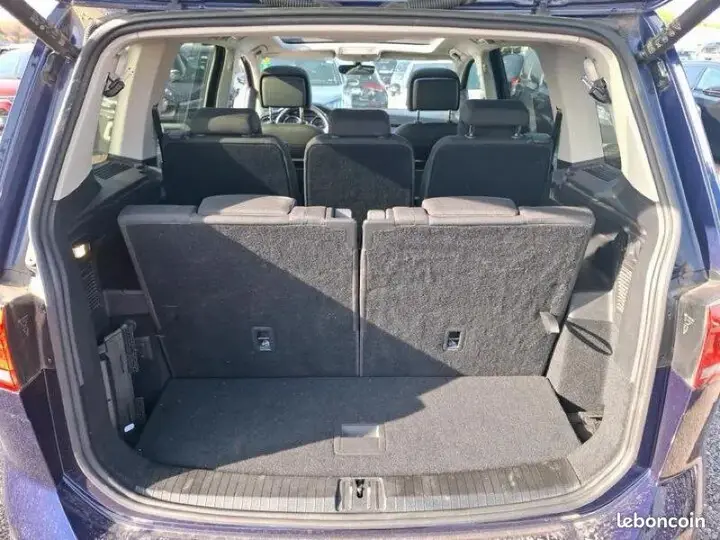 Volkswagen Touran 2022 photo 2