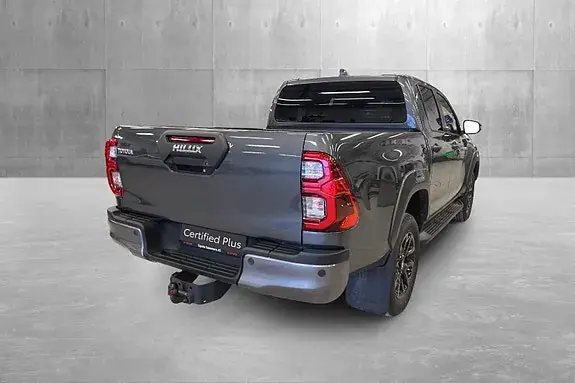 Toyota Hilux 2025 photo 5