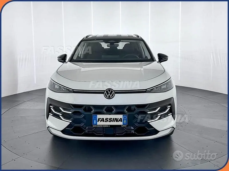 Volkswagen T-Roc 2026 photo 2