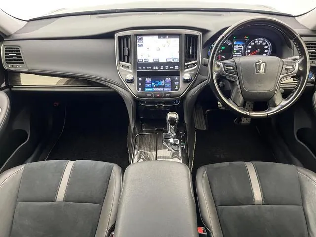 Toyota Crown Athlete Hybrid 2017 photo 2