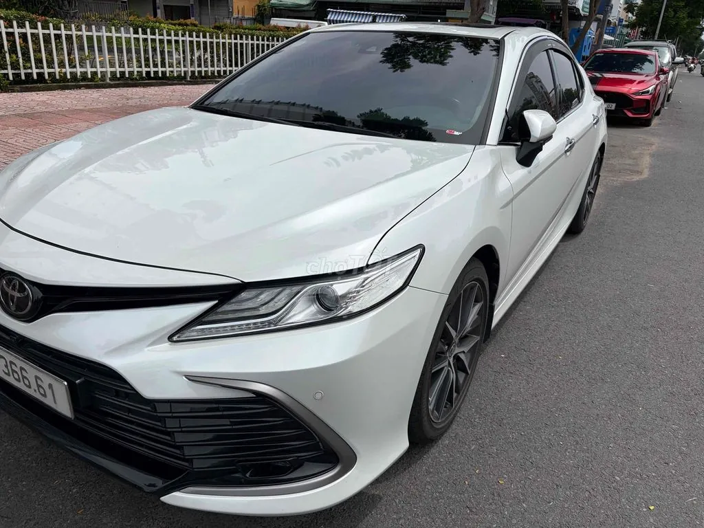 Toyota Camry 2023 photo 2