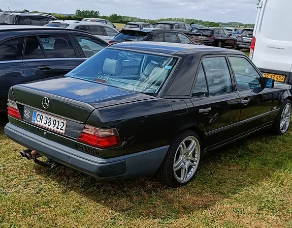 Mercedes-Benz 300 E