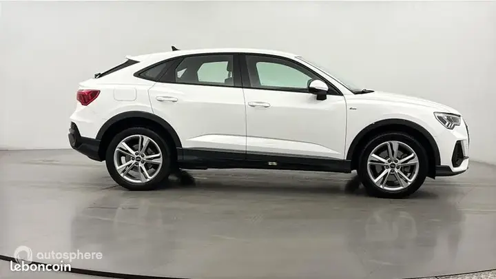 Audi Q3 2022 photo 4