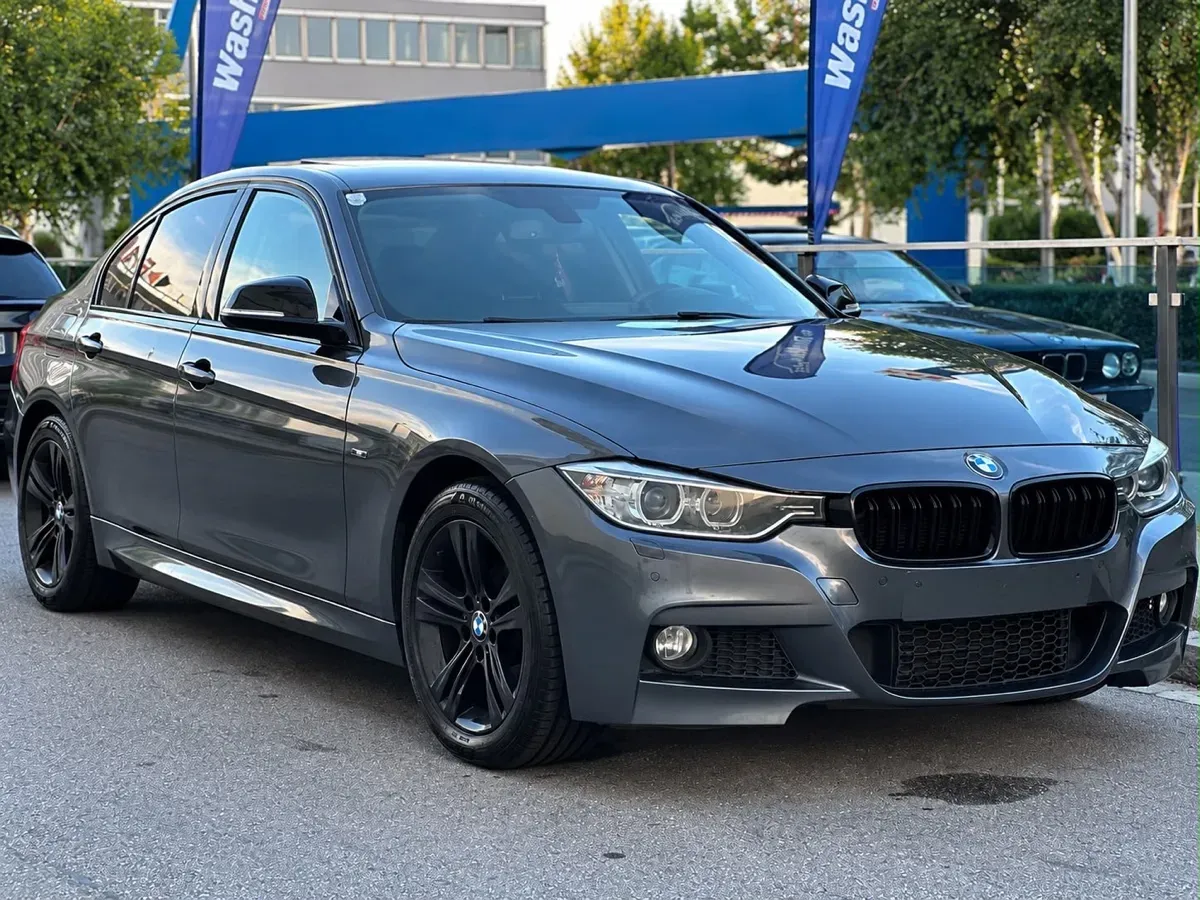 BMW 3 Series 2012 photo 3