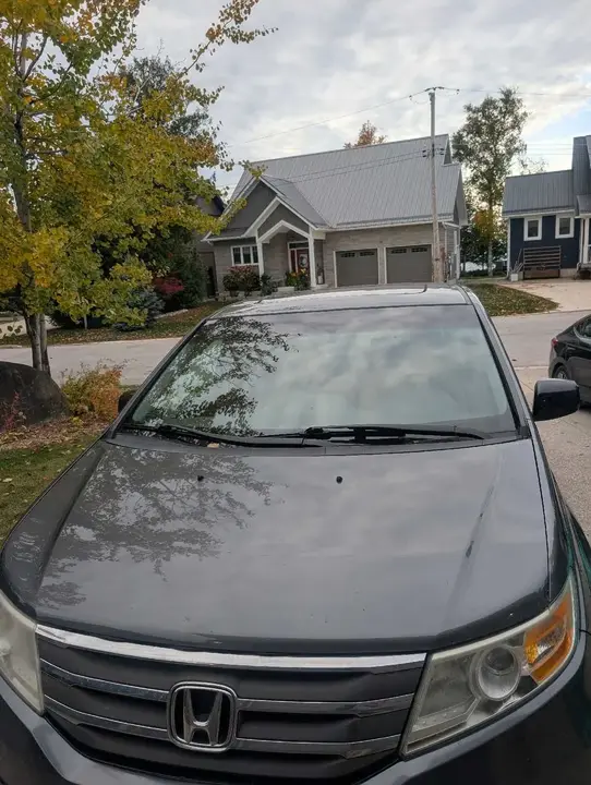 Honda Odyssey 2012 photo 2