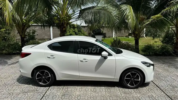 Mazda 2 2025 photo 3