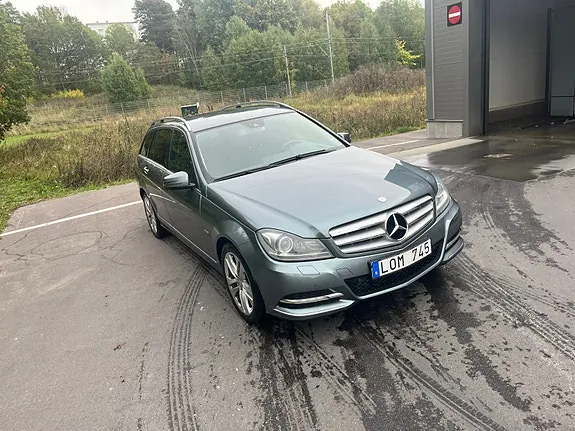 Mercedes-Benz C220