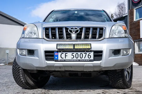 Toyota Land Cruiser 2009 photo 2