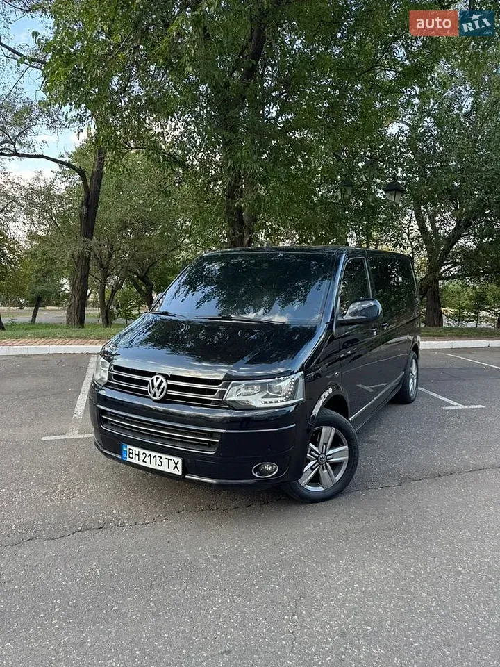 Volkswagen Multivan 2011 photo 2