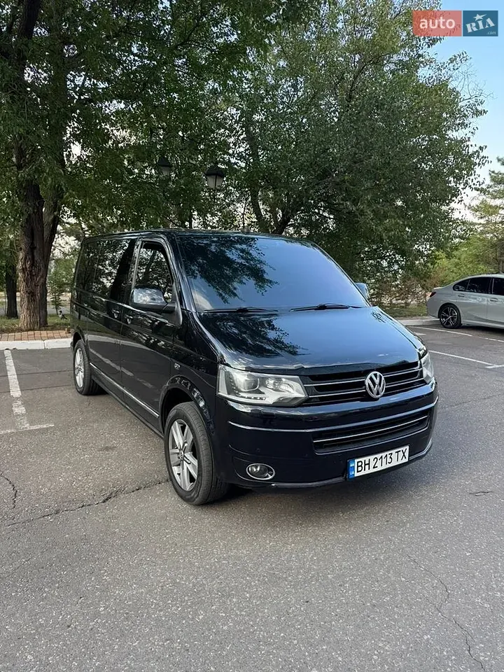 Volkswagen Multivan 2011 photo 3