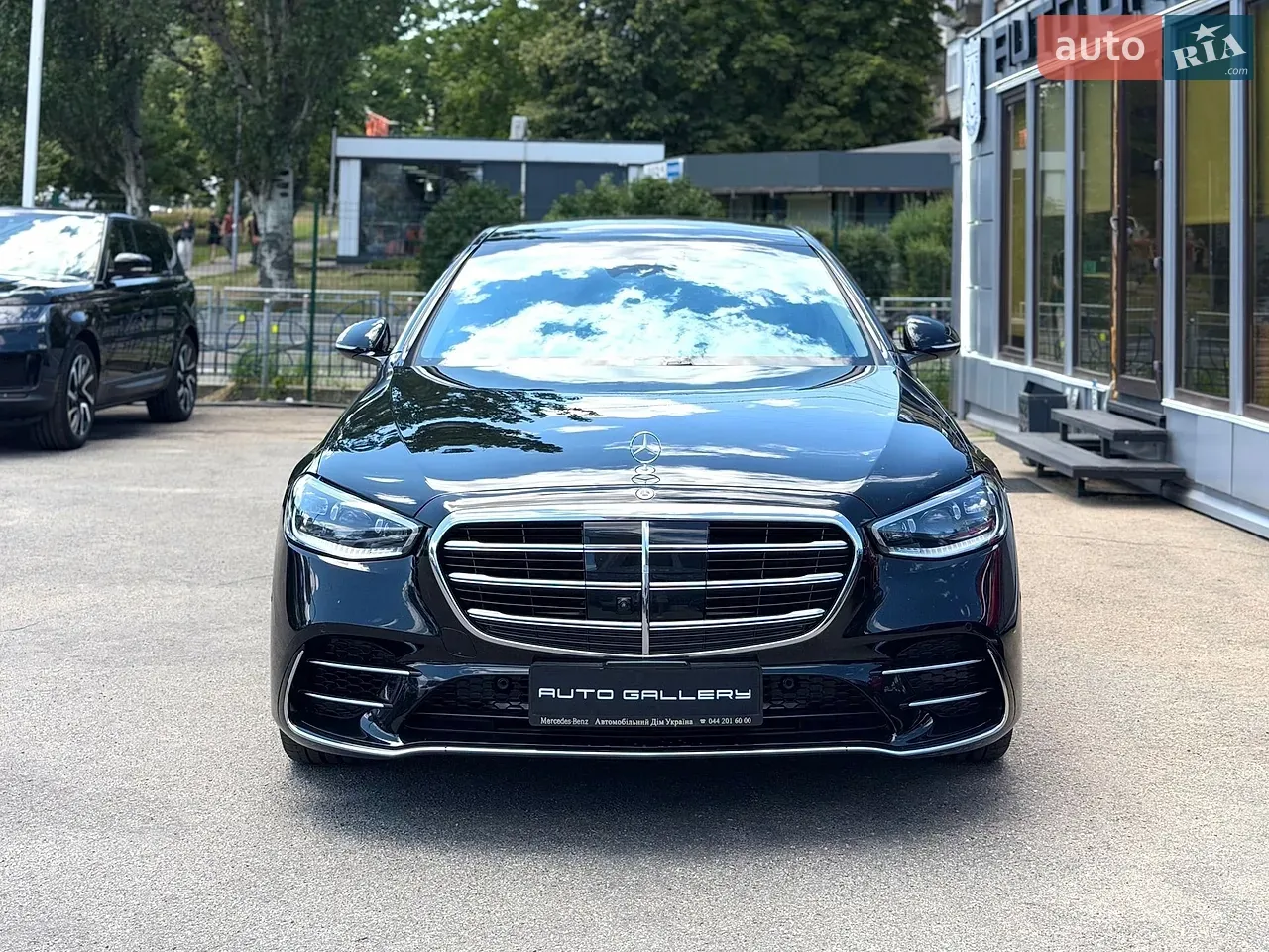 Mercedes-Benz S-Class 2025 photo 2