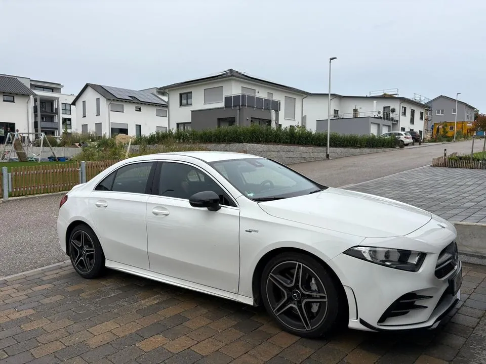 Mercedes-Benz A35 Amg