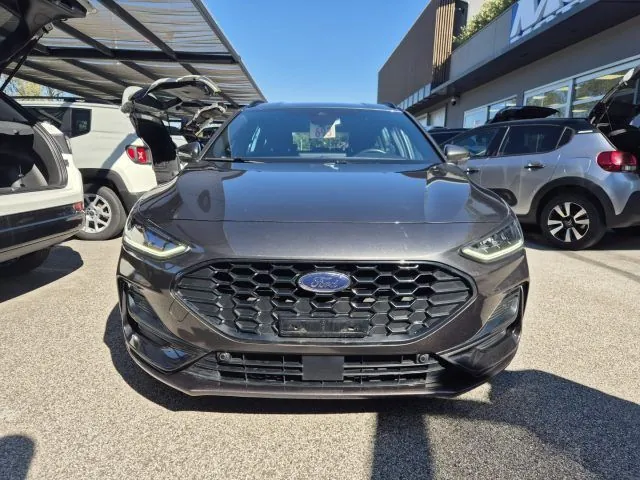 Ford Focus 2023 photo 2