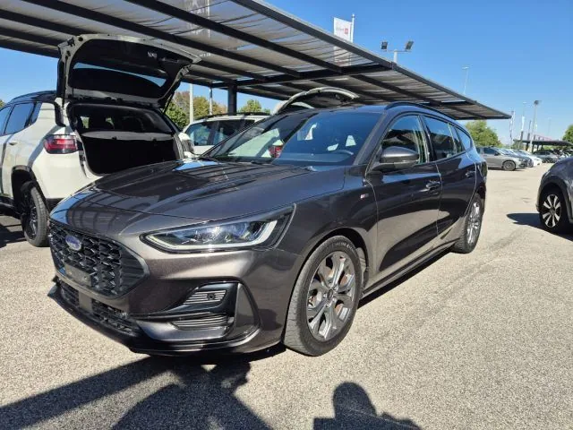 Ford Focus 2023 photo 3
