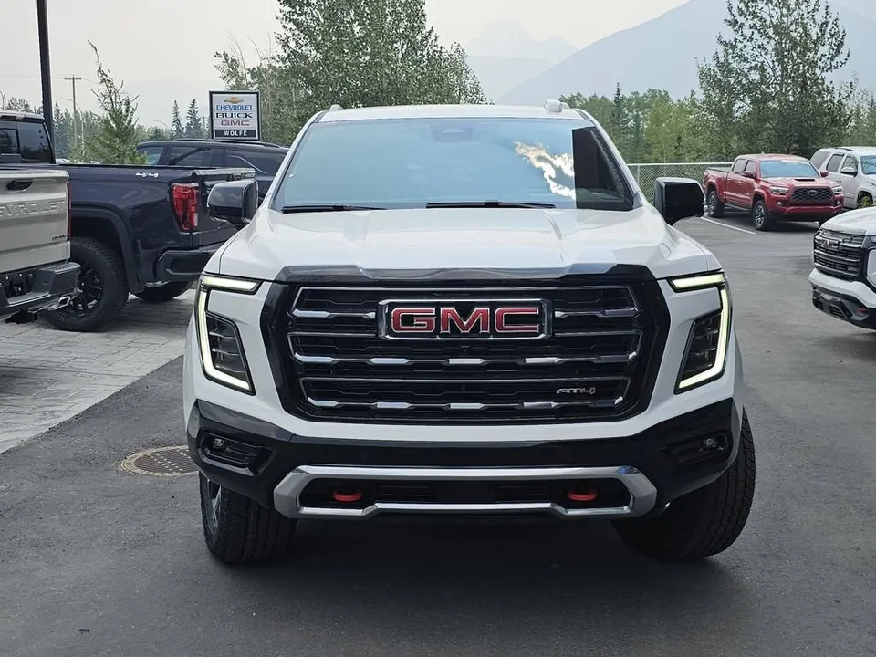 GMC Yukon 2026 photo 2