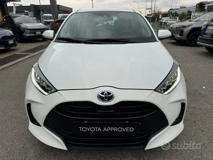 Toyota Yaris 2023 photo 3