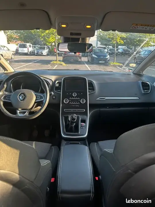 Renault Scenic 2017 photo 3