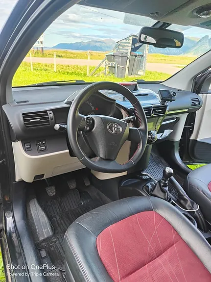 Toyota Iq 2012 photo 2