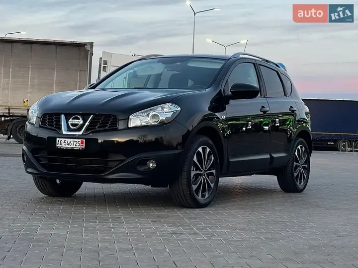 Nissan Qashqai 2012 photo 2