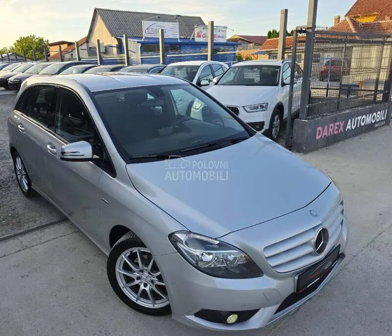 Mercedes-Benz B-Class 2012 photo 2