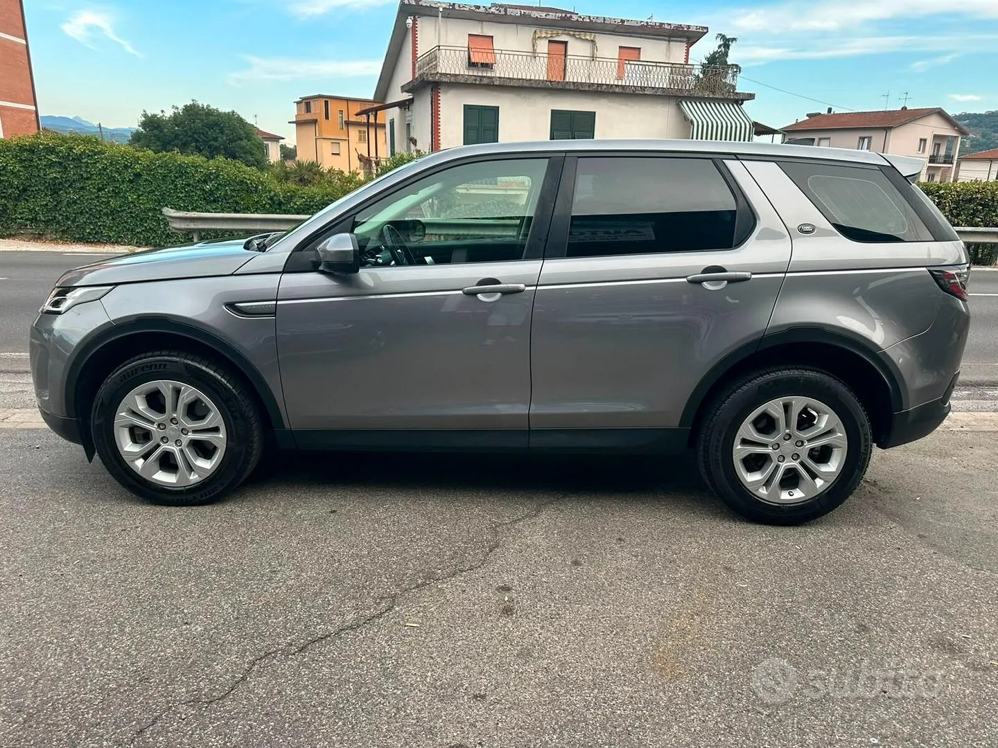Land Rover Discovery Sport 2020 photo 4