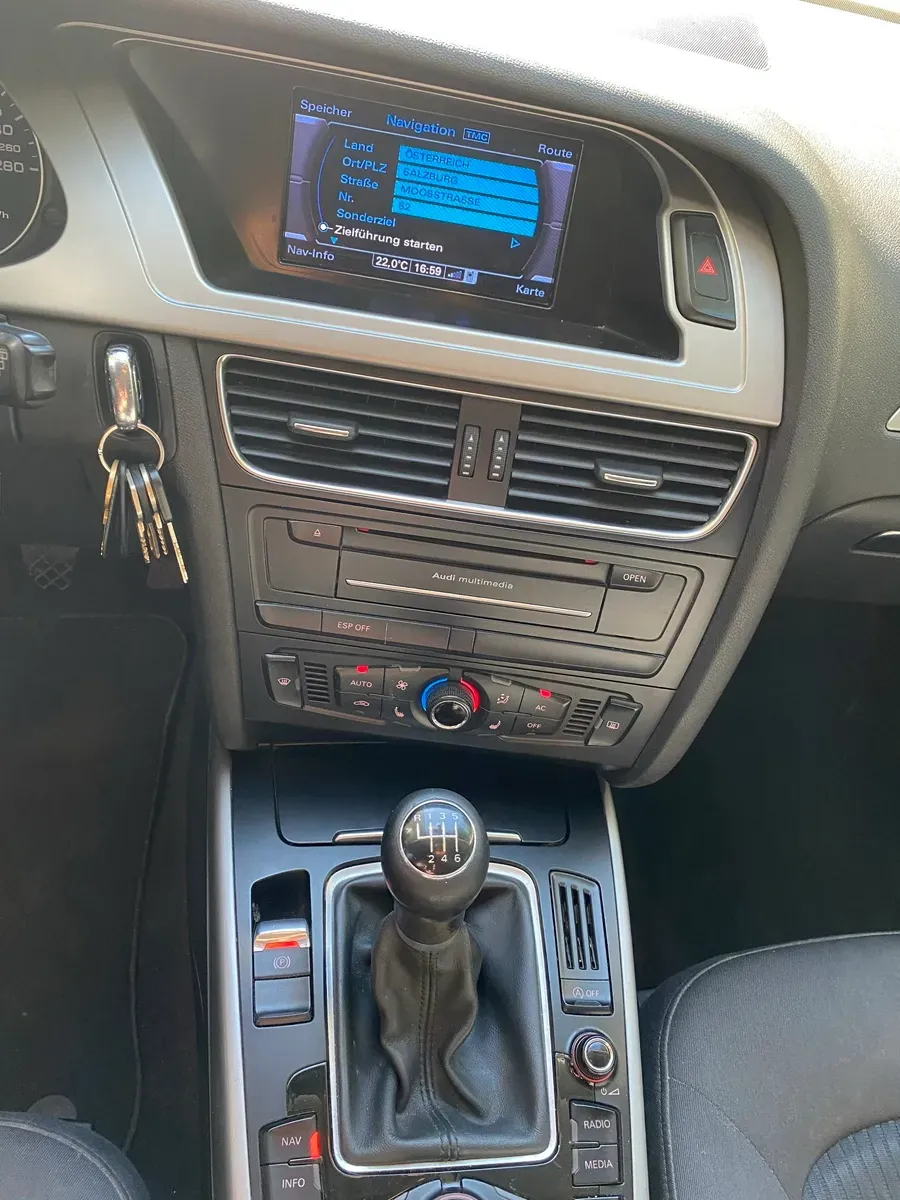 Audi A4 2010 photo 3