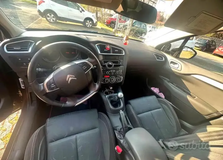 Citroen C4 2012 photo 5