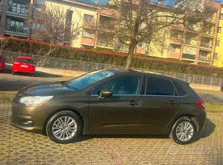Citroen C4 2012 photo 3