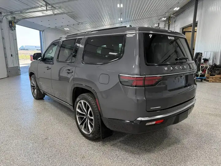 Jeep Wagoneer 2022 photo 5