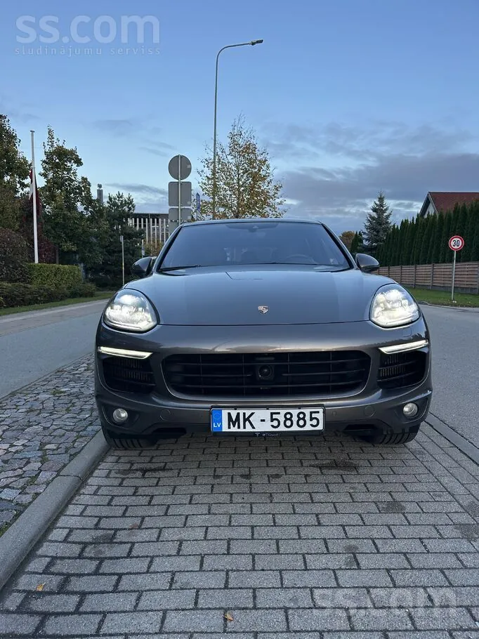 Porsche Cayenne 2015 photo 2
