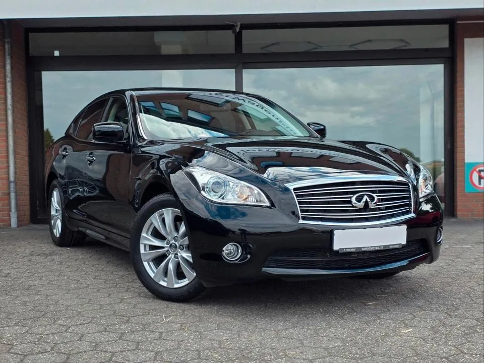 Infiniti M37X