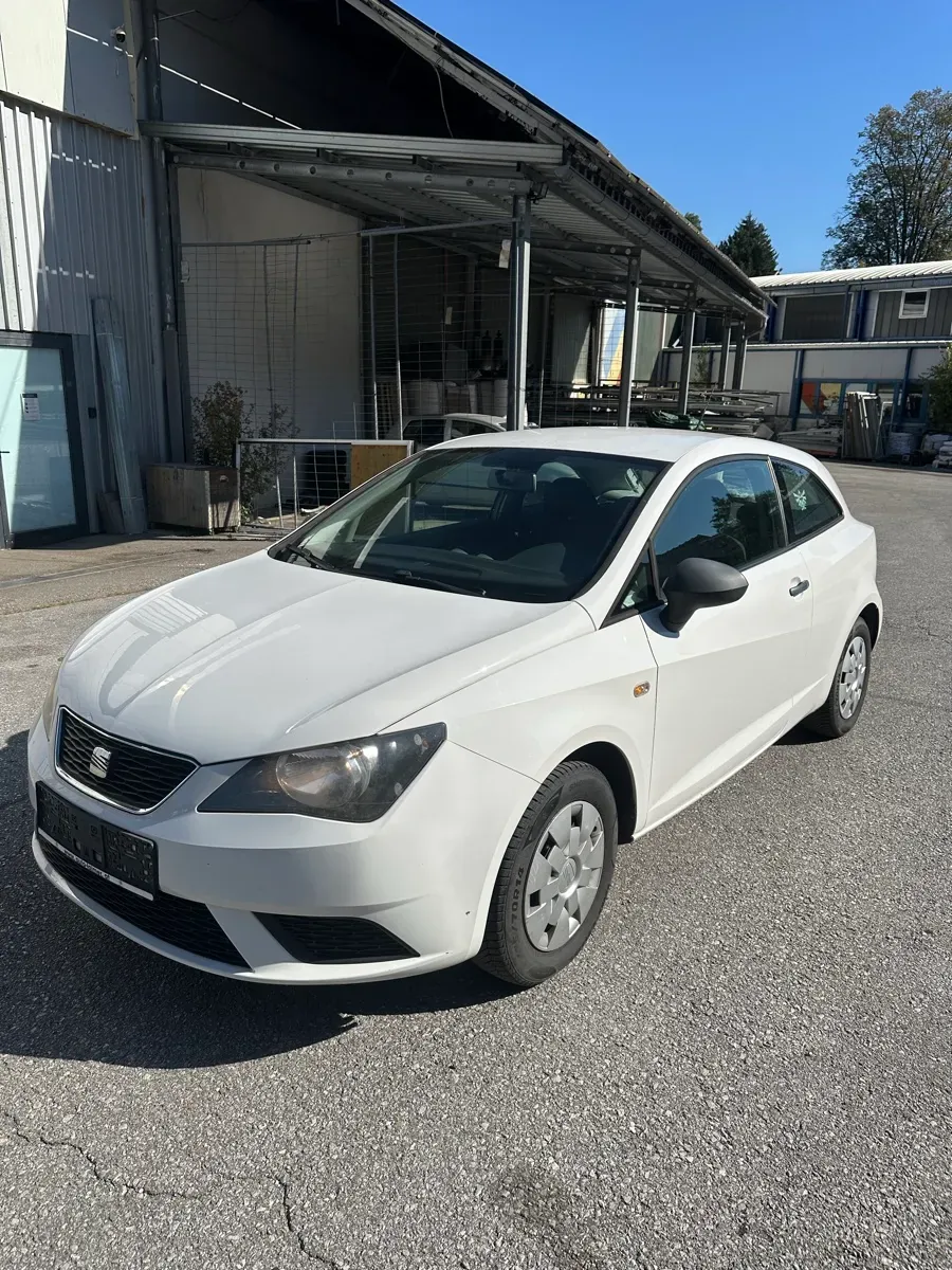 Seat Ibiza 2013 photo 2