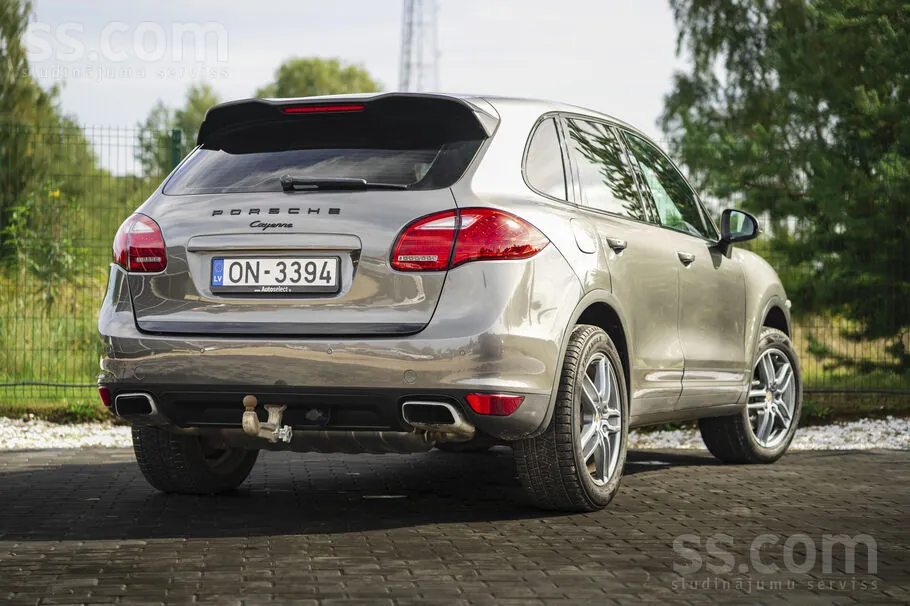 Porsche Cayenne 2010 photo 4