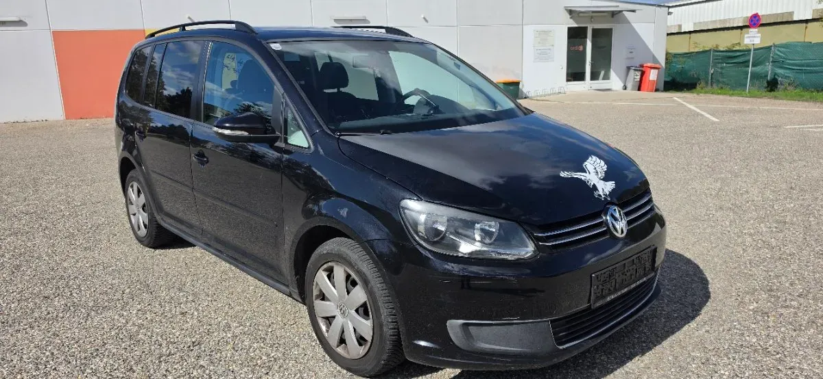 Volkswagen Touran 2010 photo 2